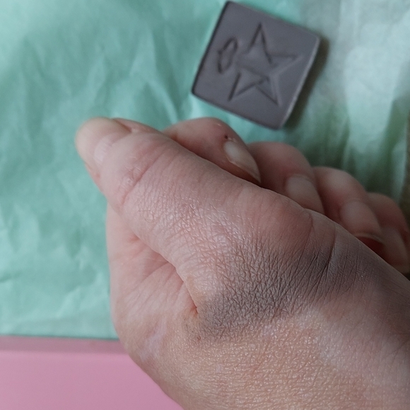 Jeffrey Star single eyeshadow - Picture 4 of 4